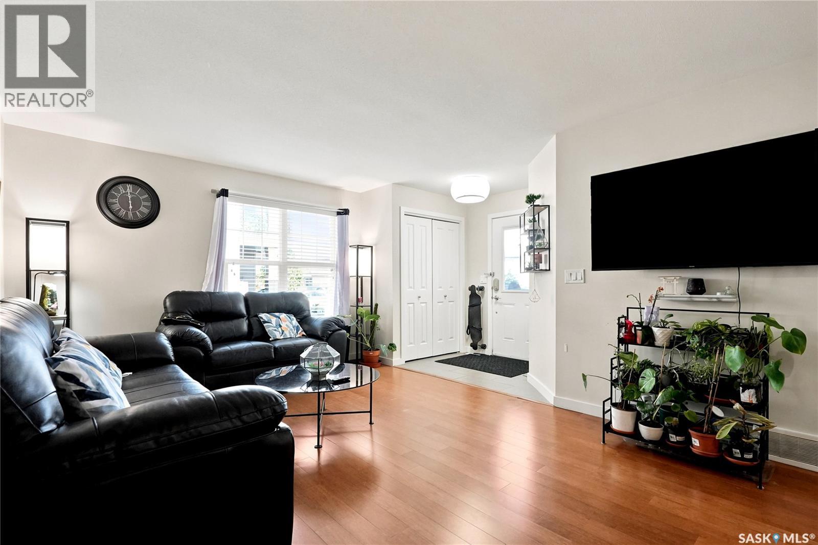 909 1015 Patrick CRESCENT — photo 7