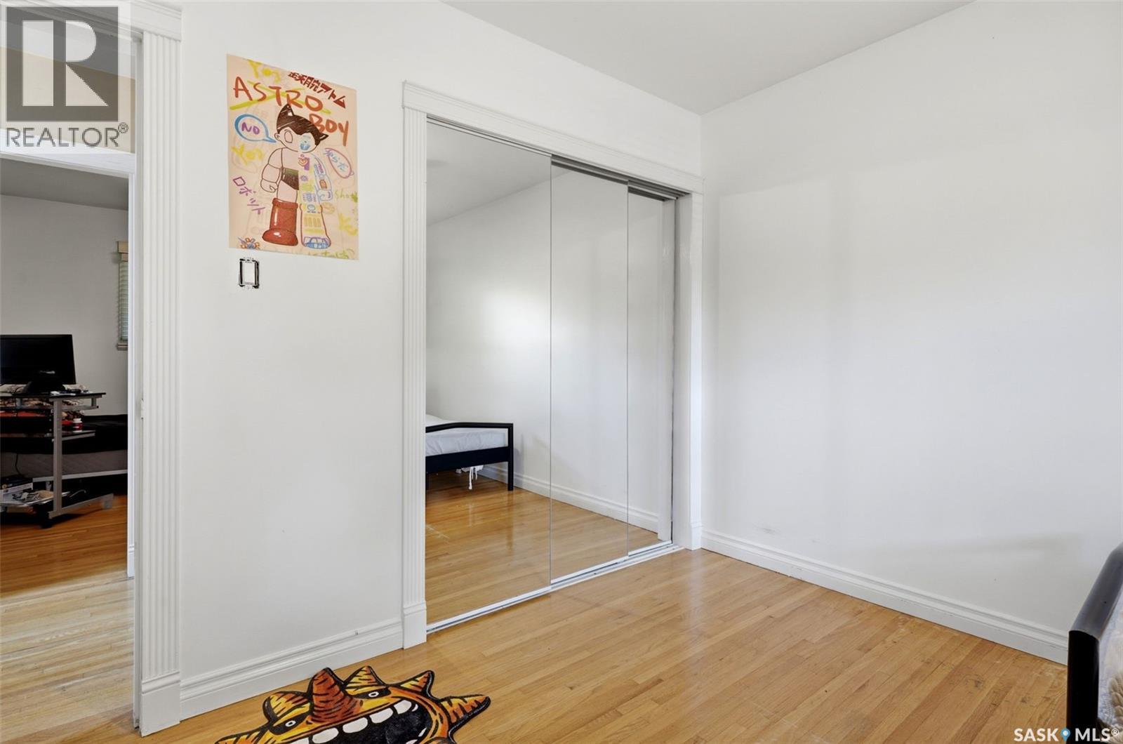 5 DARKE CRESCENT - 16