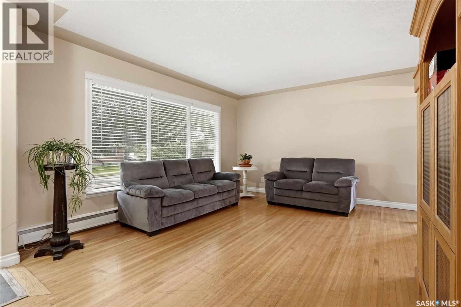5 DARKE CRESCENT - 5