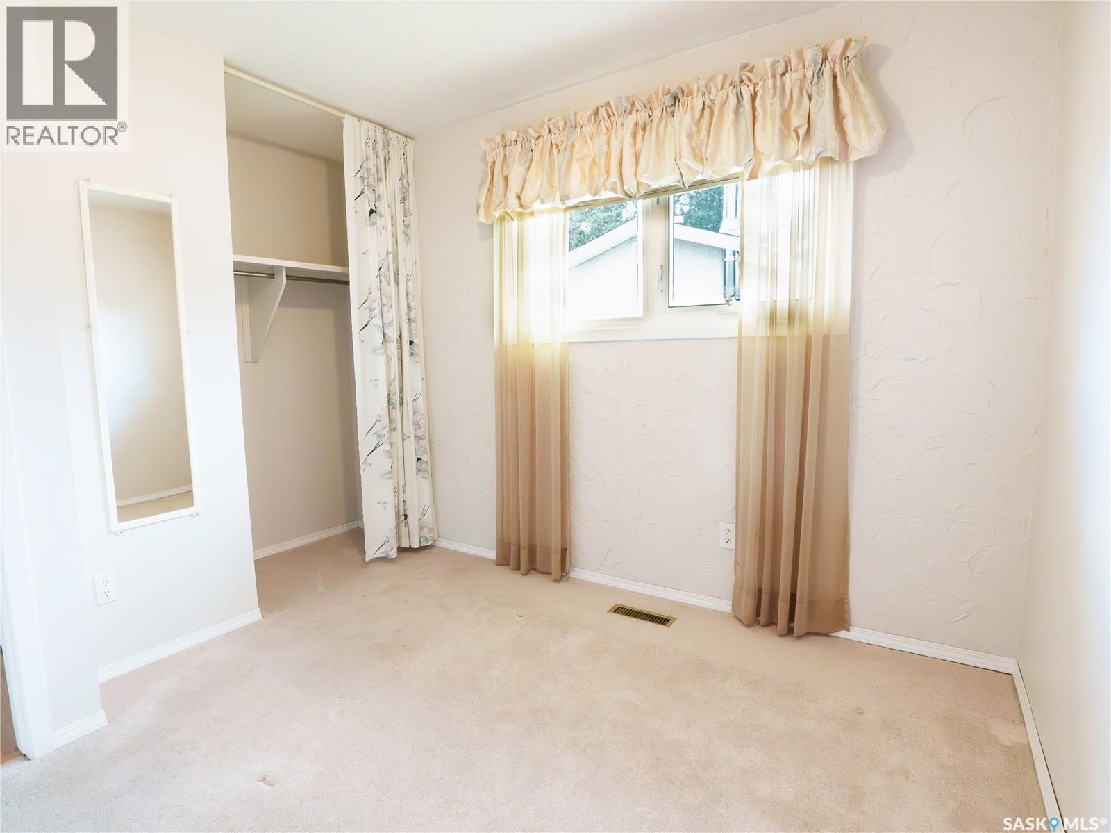 10 Roberts PLACE — photo 11