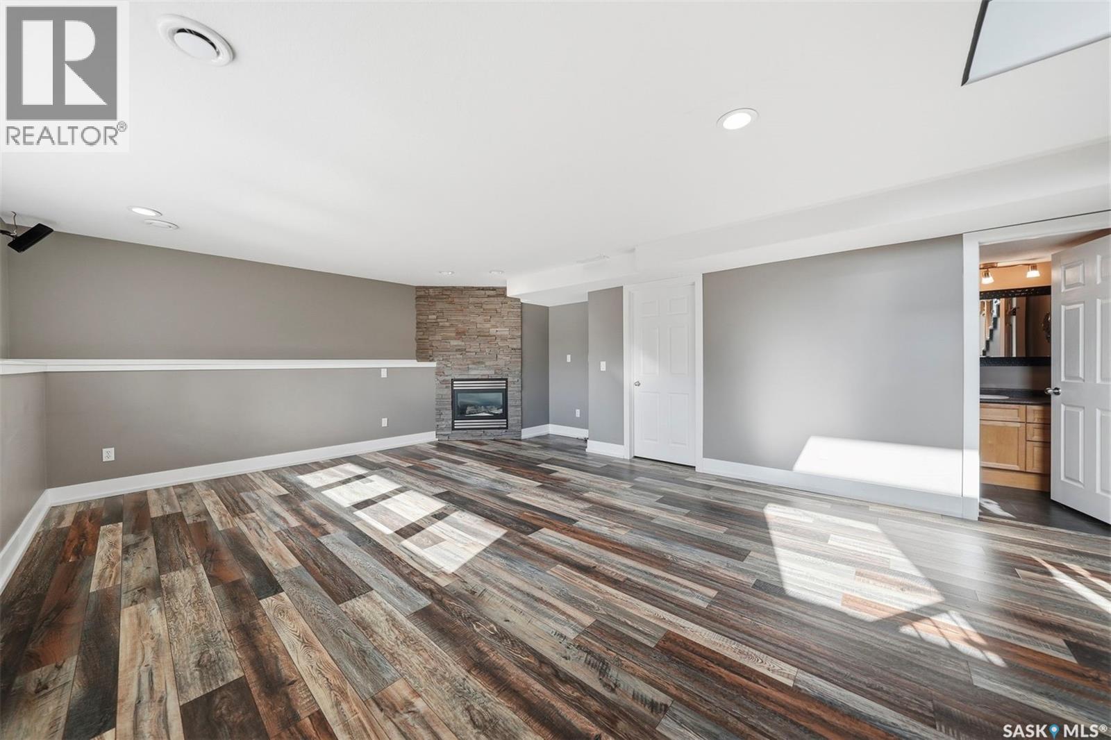 710 Wright CRESCENT — photo 24