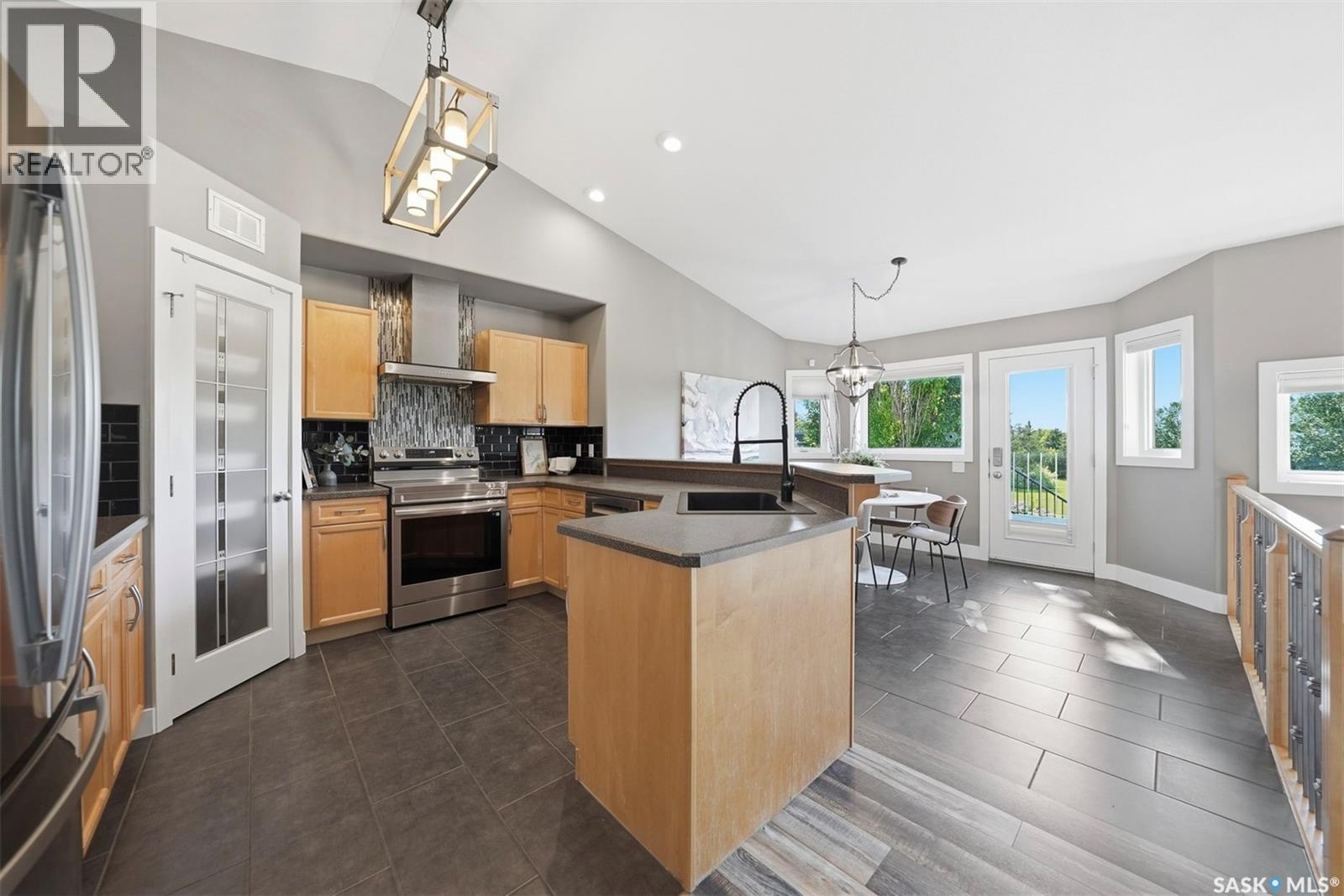 710 Wright CRESCENT — photo 9