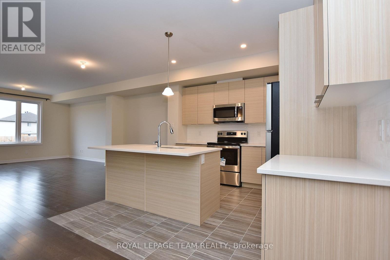 3 Bed, 3 Bath House for Rent in Ottawa – 30 ROOKIE CRESCENT, Ottawa – MLS# X13489996 - Image 10