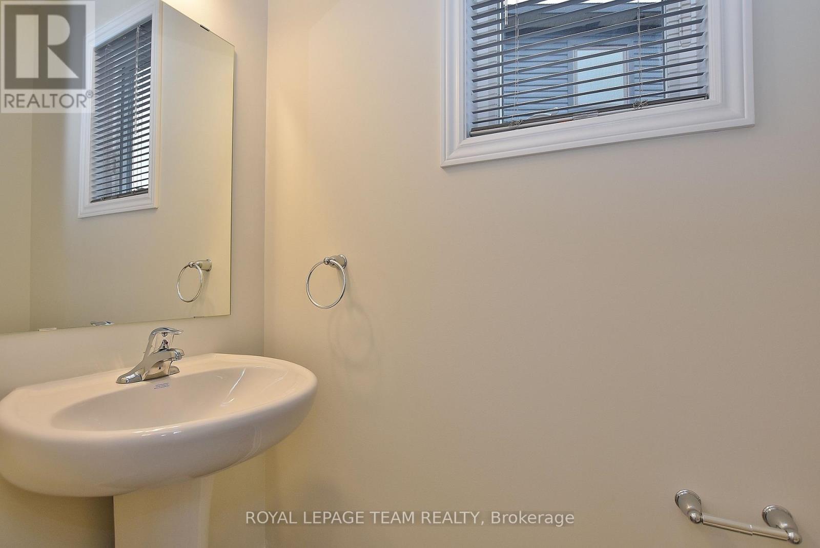 3 Bed, 3 Bath House for Rent in Ottawa – 30 ROOKIE CRESCENT, Ottawa – MLS# X13489996 - Image 29