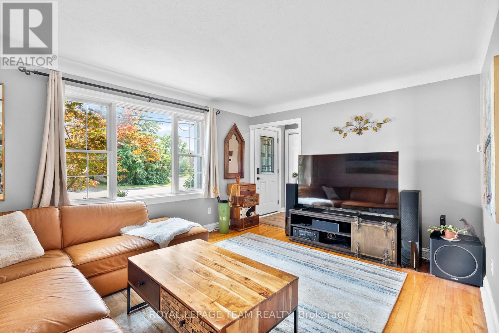 3 Bed, 2 Bath House for Sale in Ottawa – 421 GREENWOOD AVENUE, Ottawa – MLS# X13490018 - Image 11