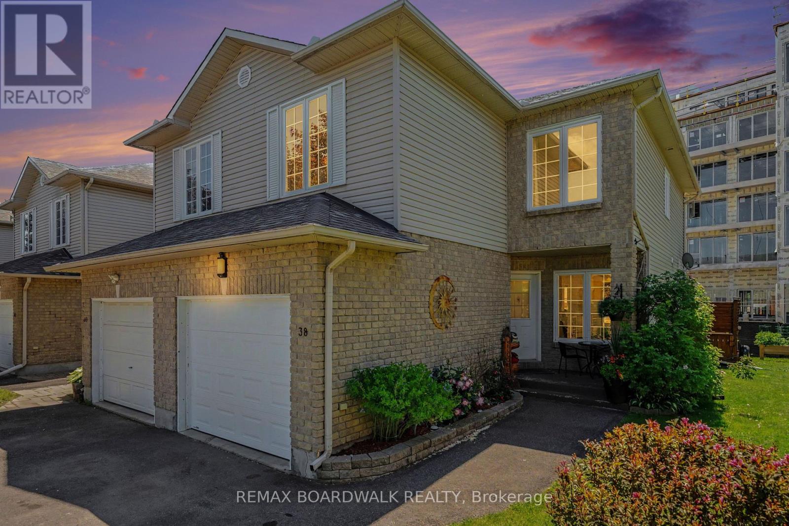 38 ROGER CRESCENT - 1