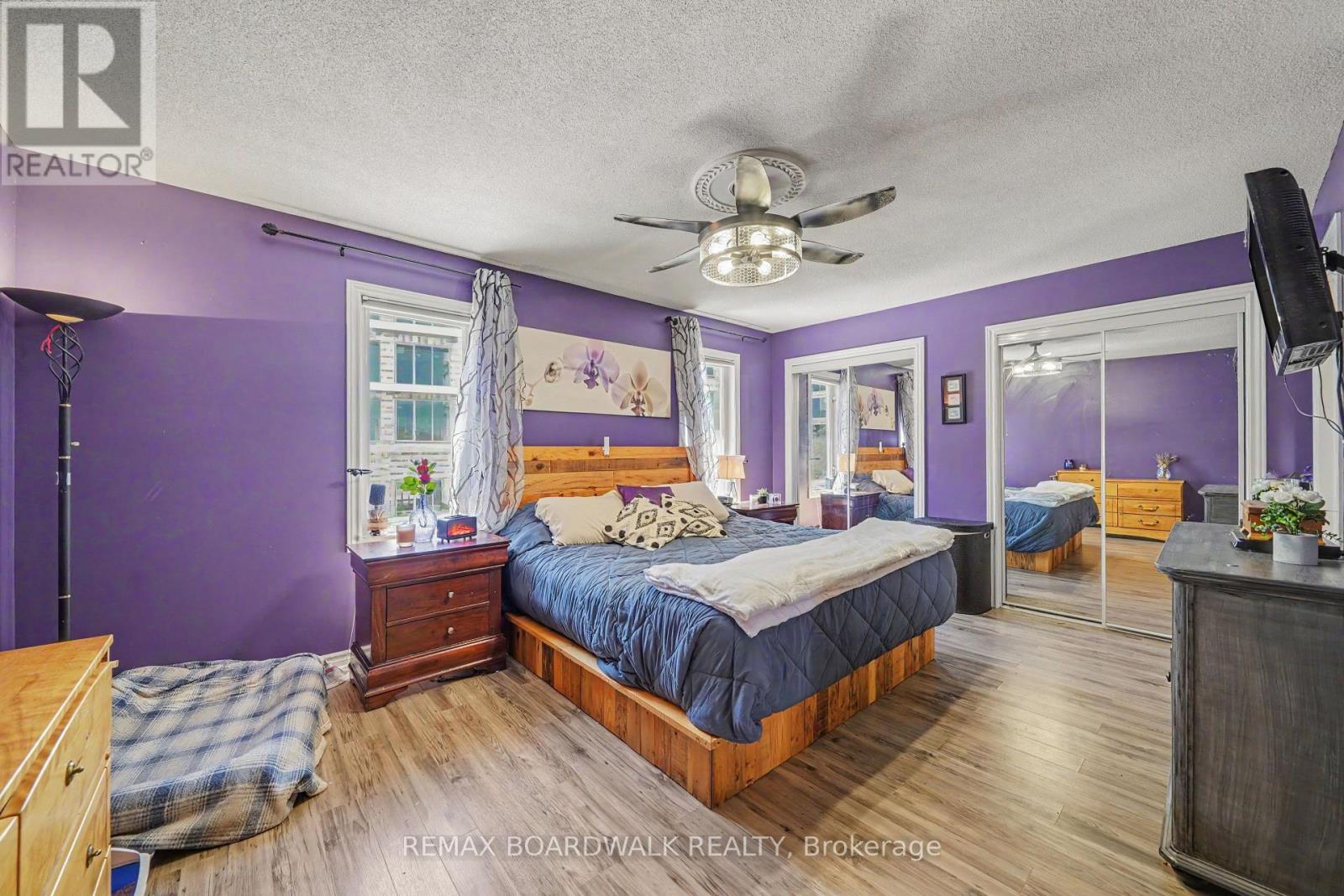 38 ROGER CRESCENT - 16