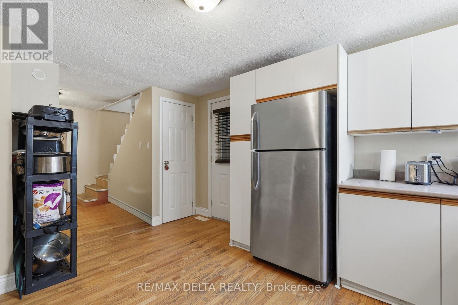 49 LOCHIEL STREET E - 10