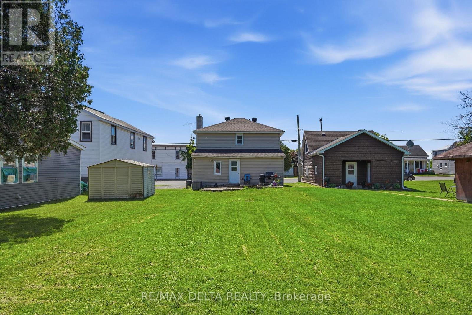 49 LOCHIEL STREET E - 5