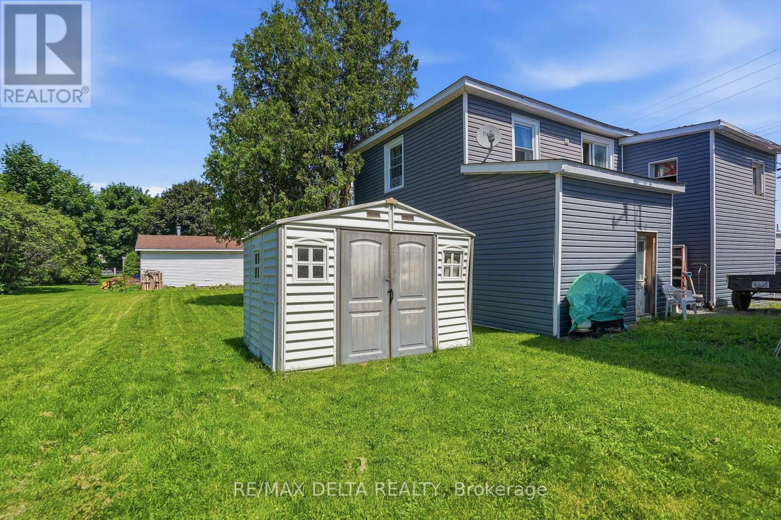49 LOCHIEL STREET E - 6