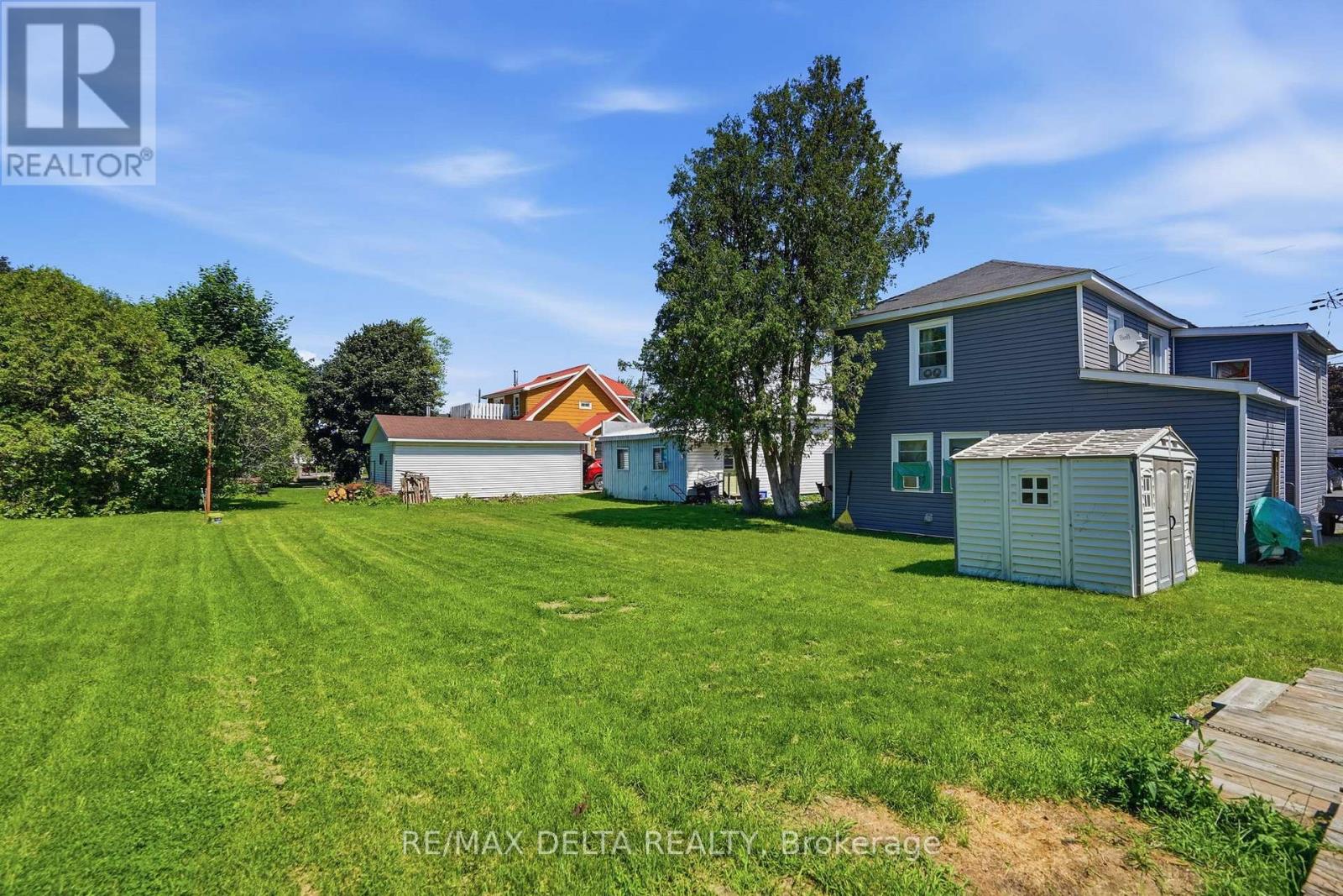 49 LOCHIEL STREET E - 7