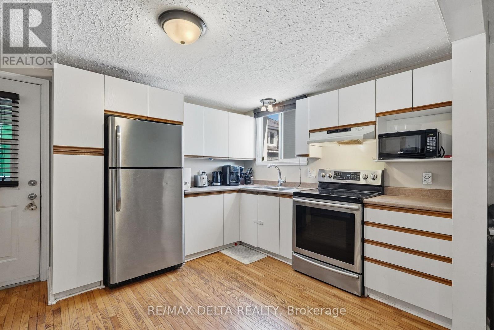 49 LOCHIEL STREET E - 8