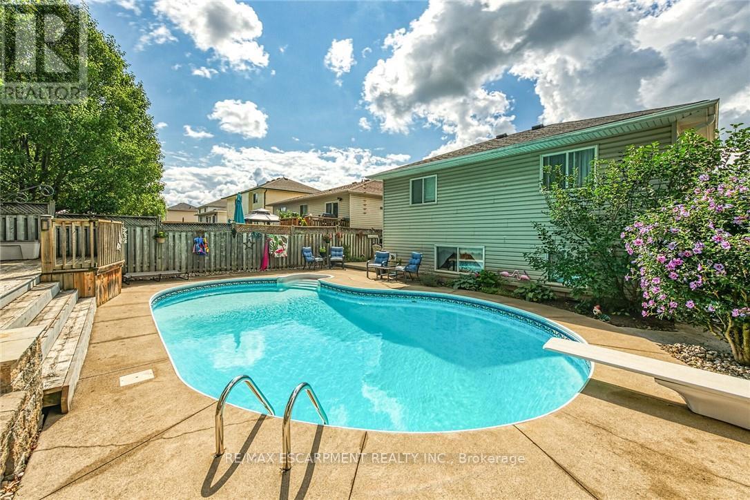 64 CALEDONIA AVENUE - 33