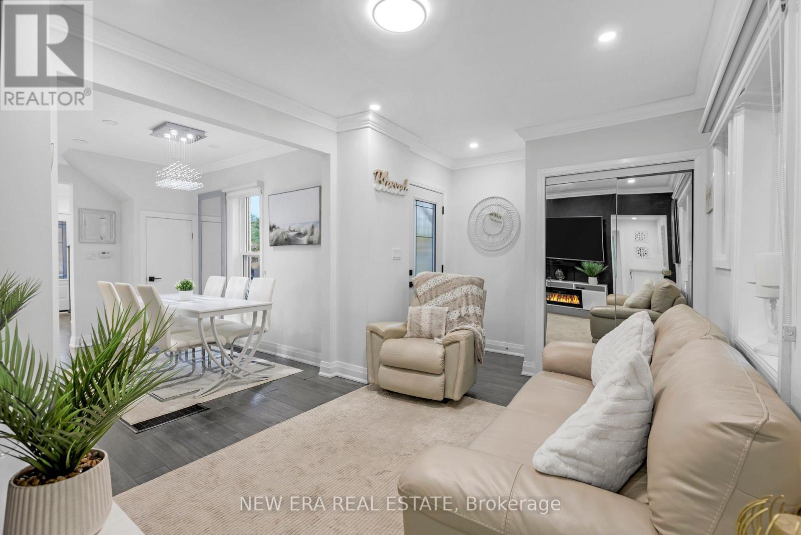 11 ALBERT STREET N - 17