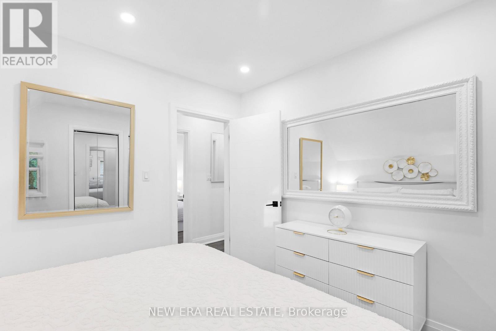 11 ALBERT STREET N - 24