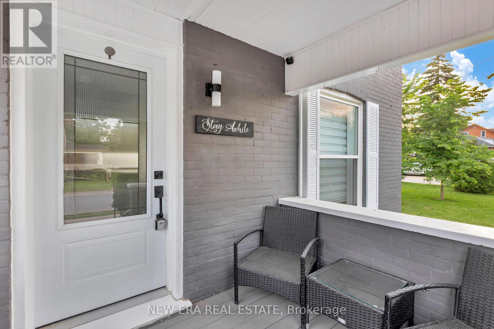 11 ALBERT STREET N - 33