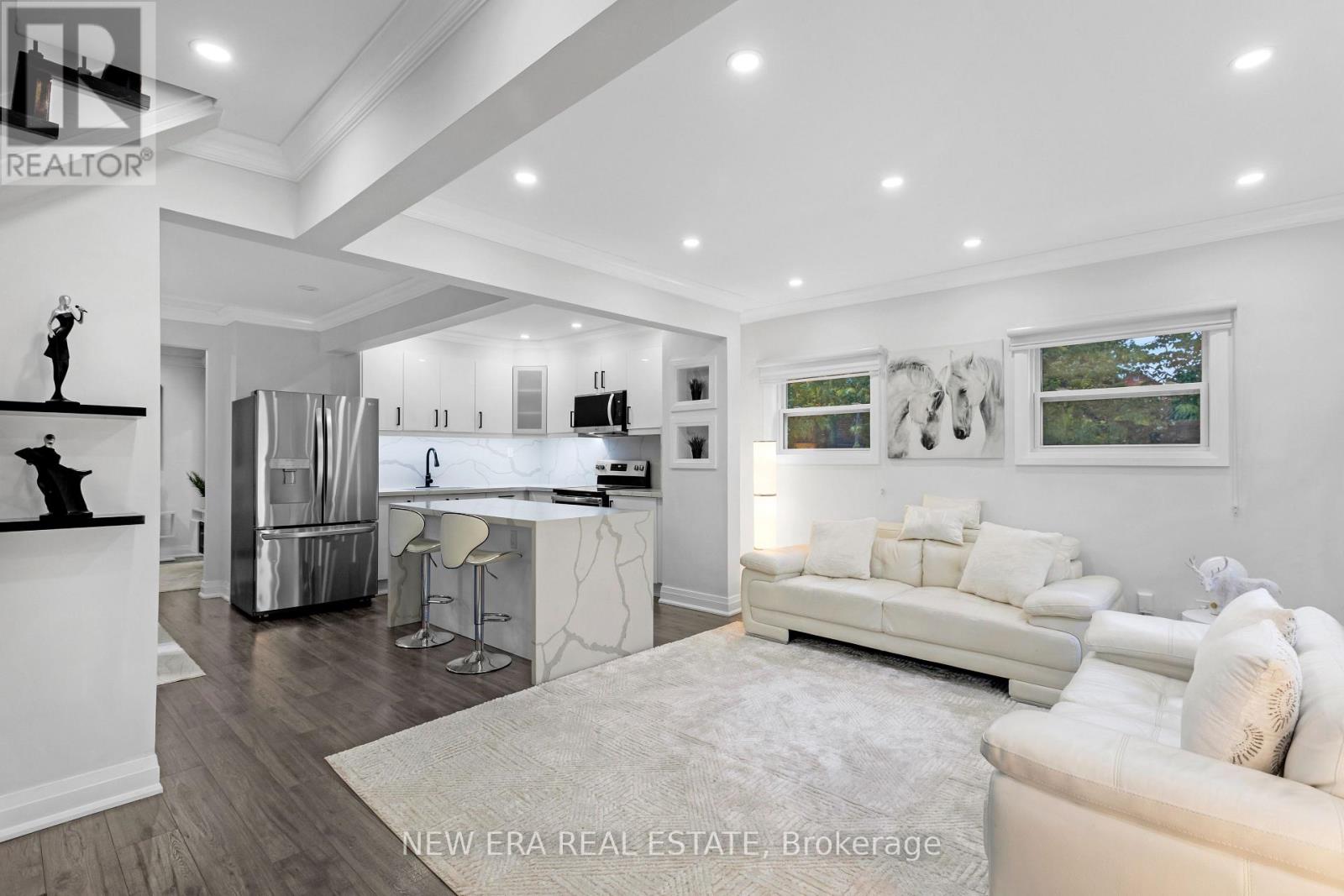 11 ALBERT STREET N - 7