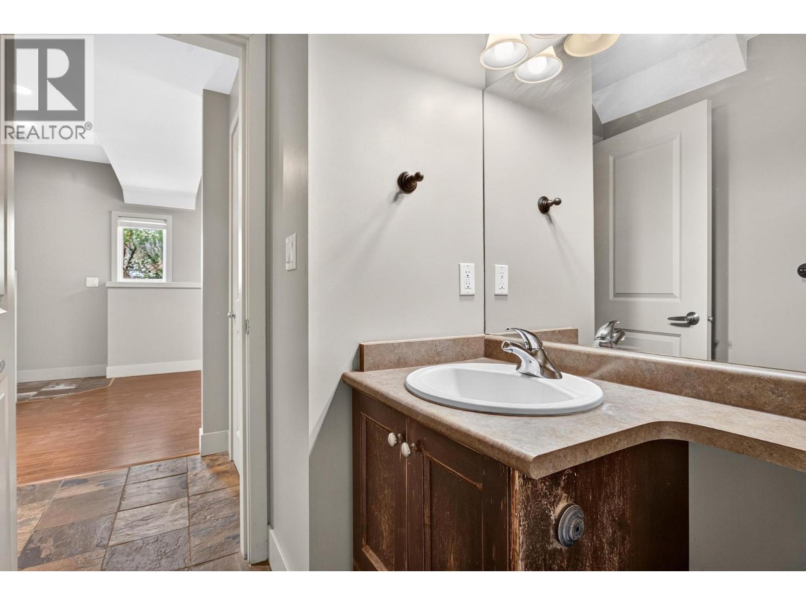 #22 2046 Robson Place - 24