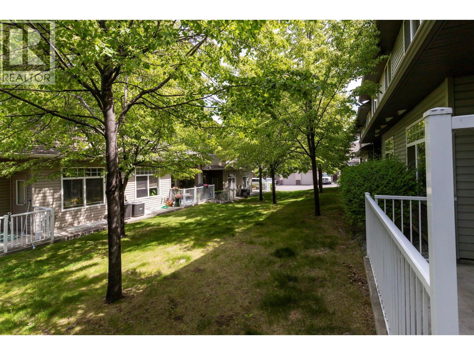 #22 2046 Robson Place - 28