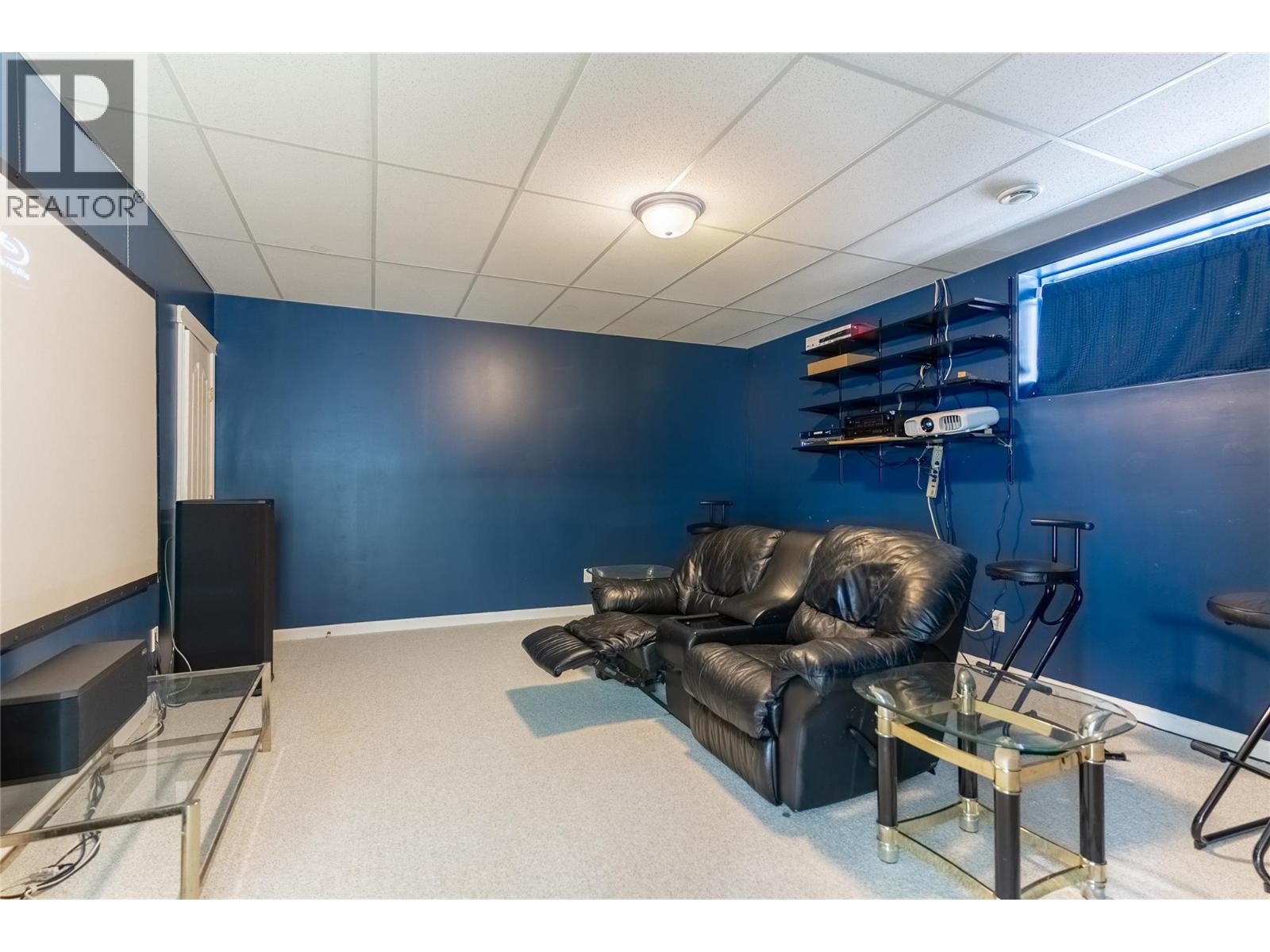3727 OVERLANDER Drive - 34