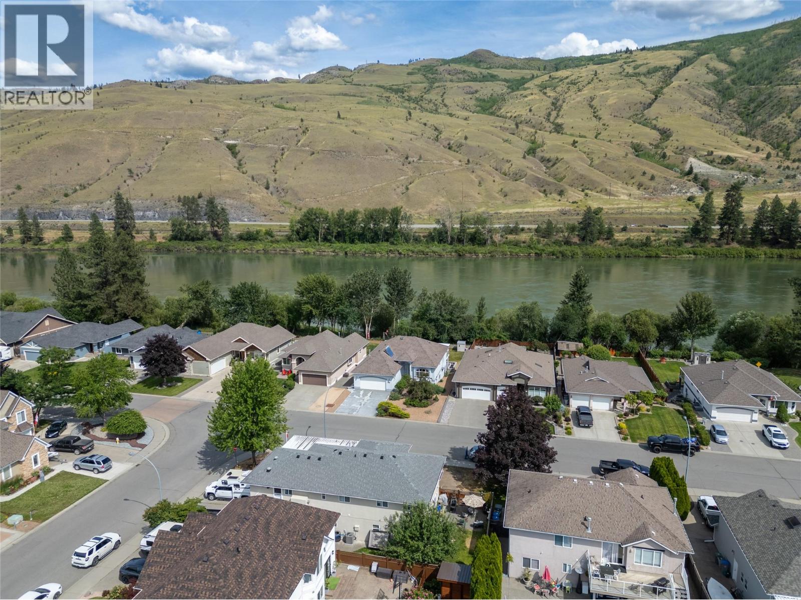 3727 OVERLANDER Drive - 39