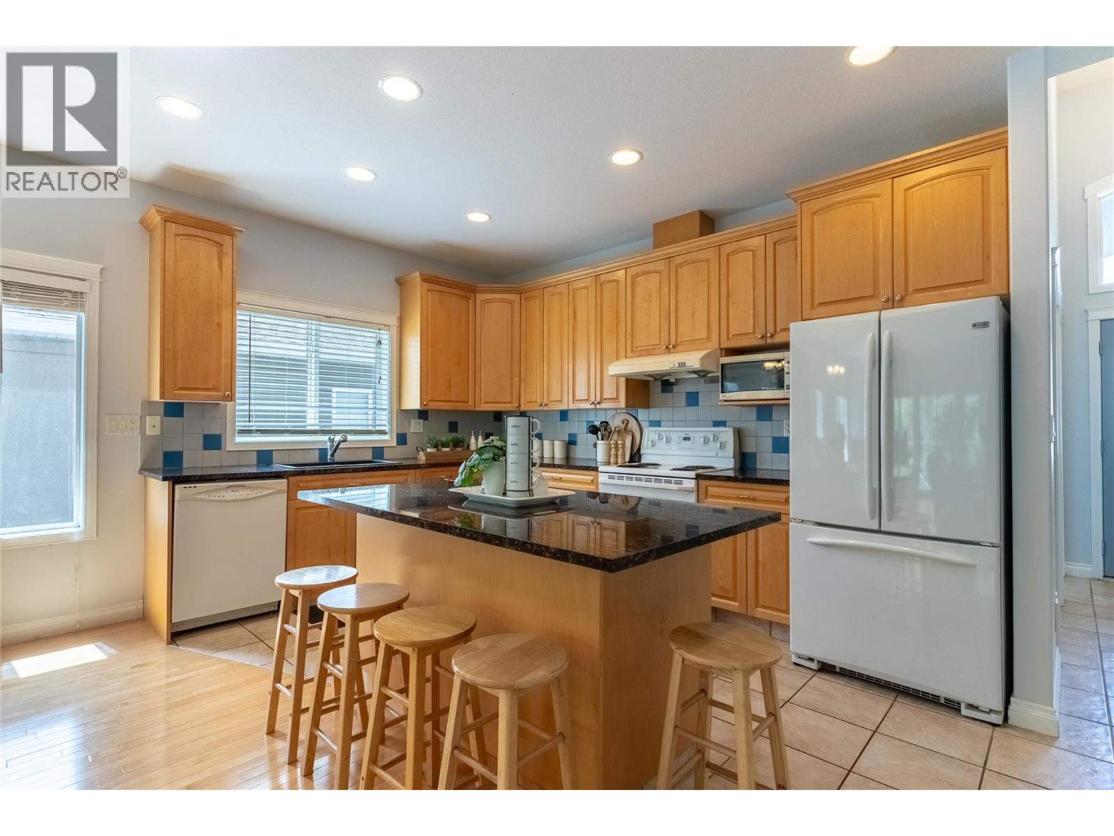 3727 OVERLANDER Drive - 7