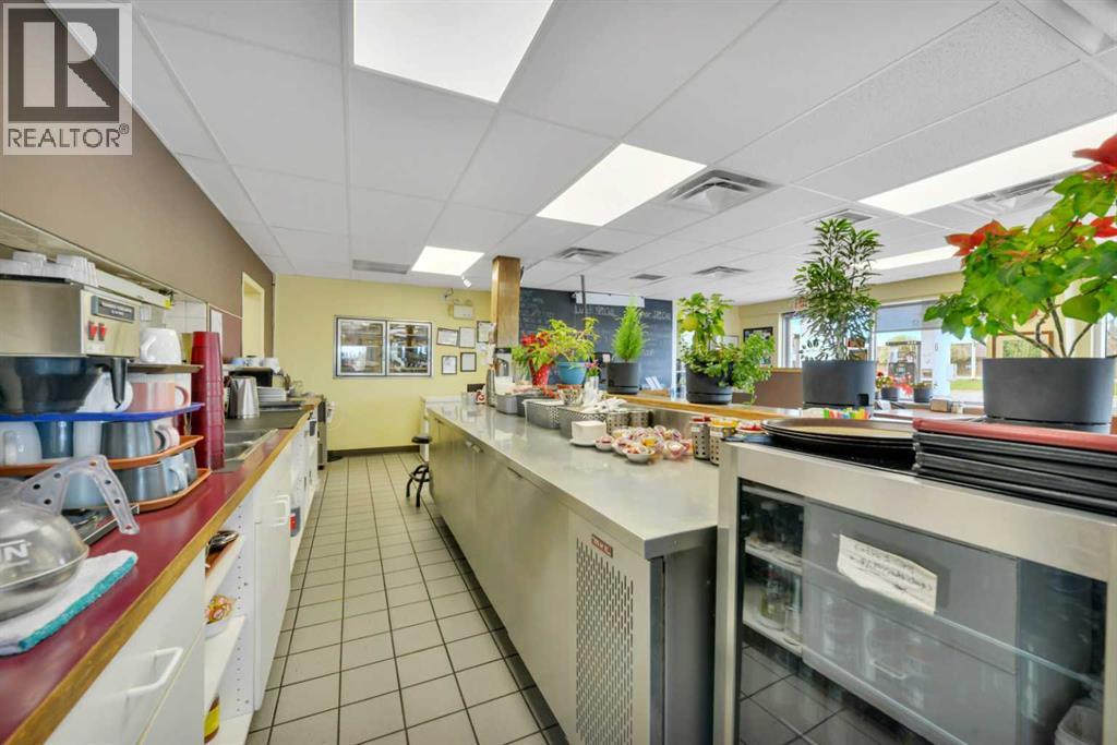 4419 45 Street - Photo 10