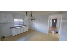 Laundry room - 104 Rue Chauveau, Gatineau, QC J8Y3B3 Photo 8