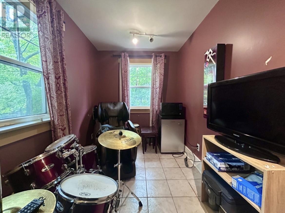 66 East Valley Road - 11