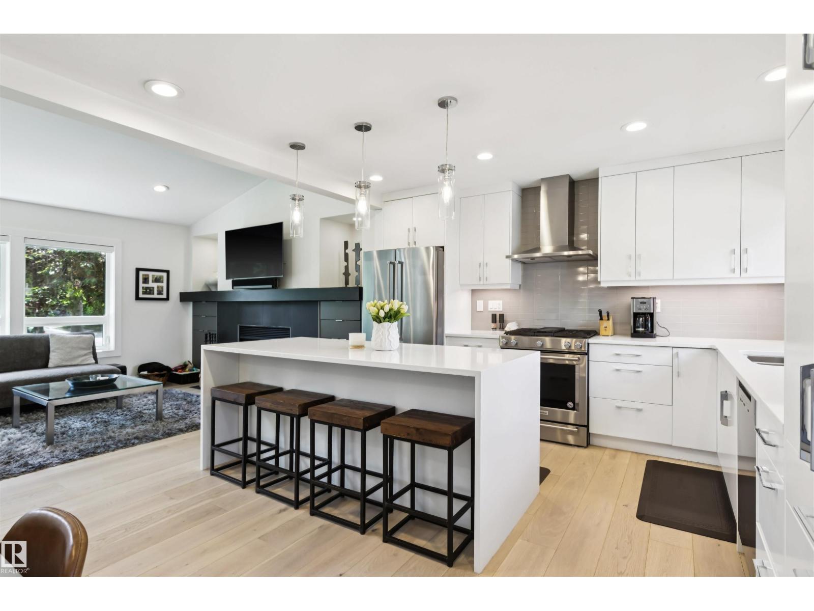 14528 85 AV NW — photo 14