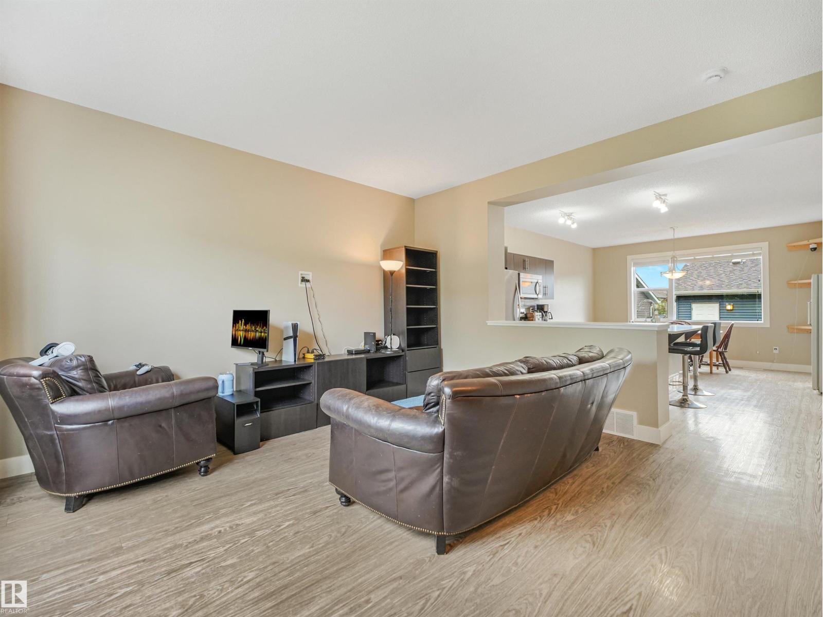 2113 24 ST NW - 10