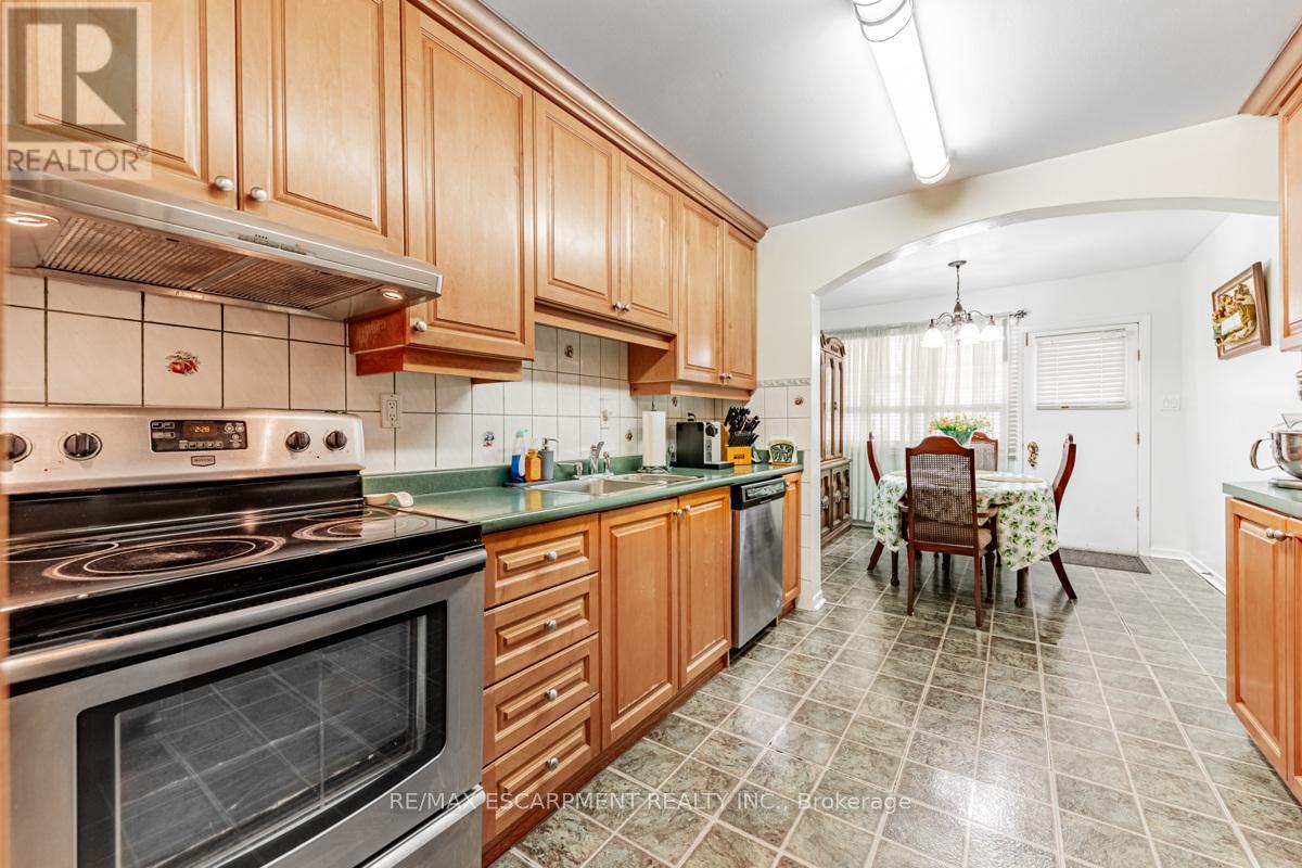 11 ALMA AVENUE - 10