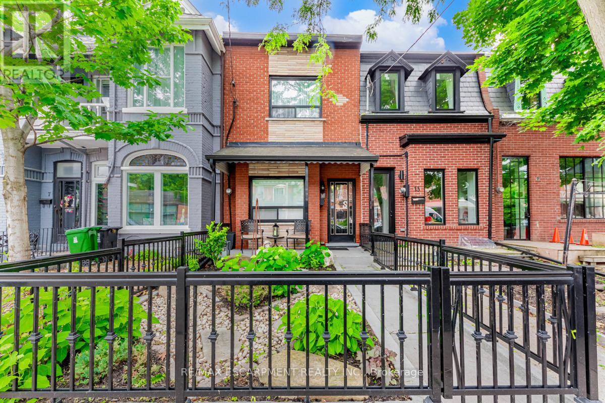 11 ALMA AVENUE - 2