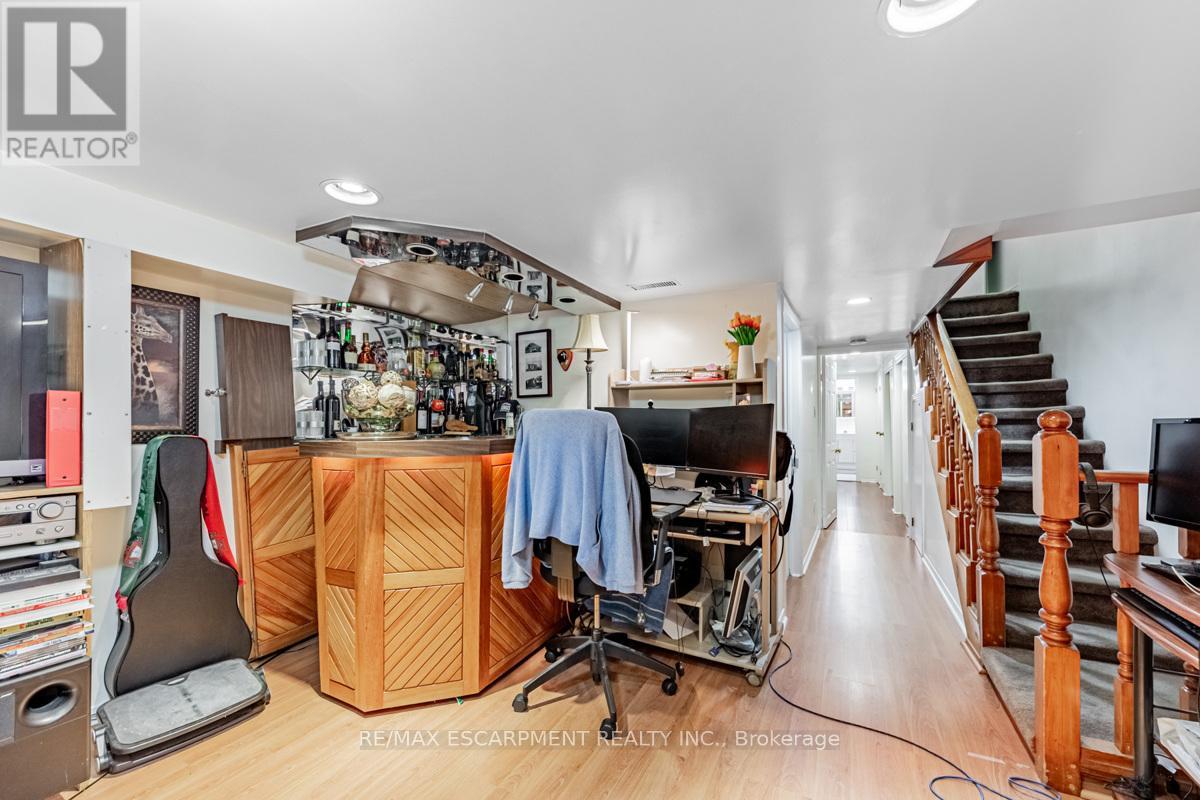 11 ALMA AVENUE - 23