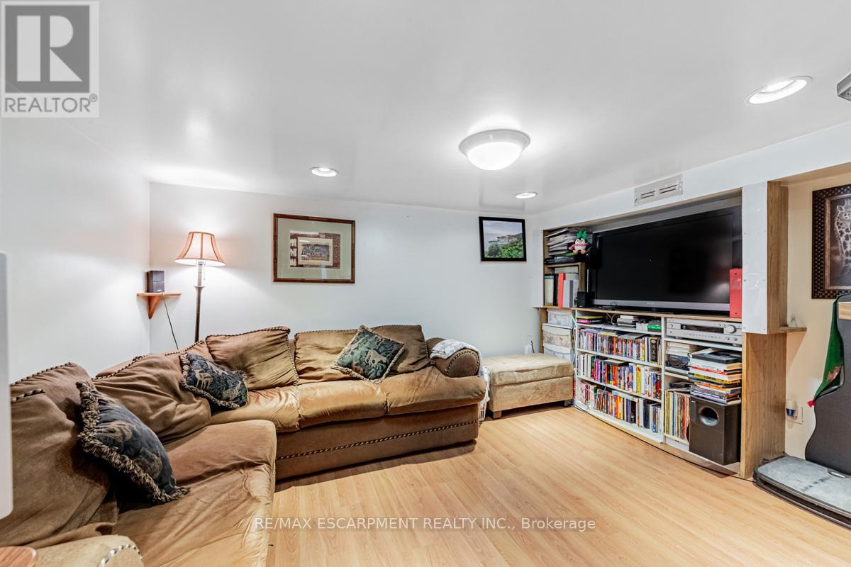 11 ALMA AVENUE - 24