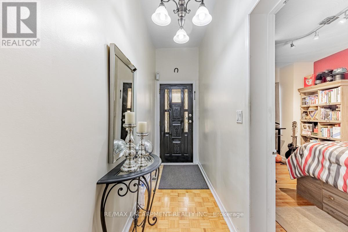 11 ALMA AVENUE - 4