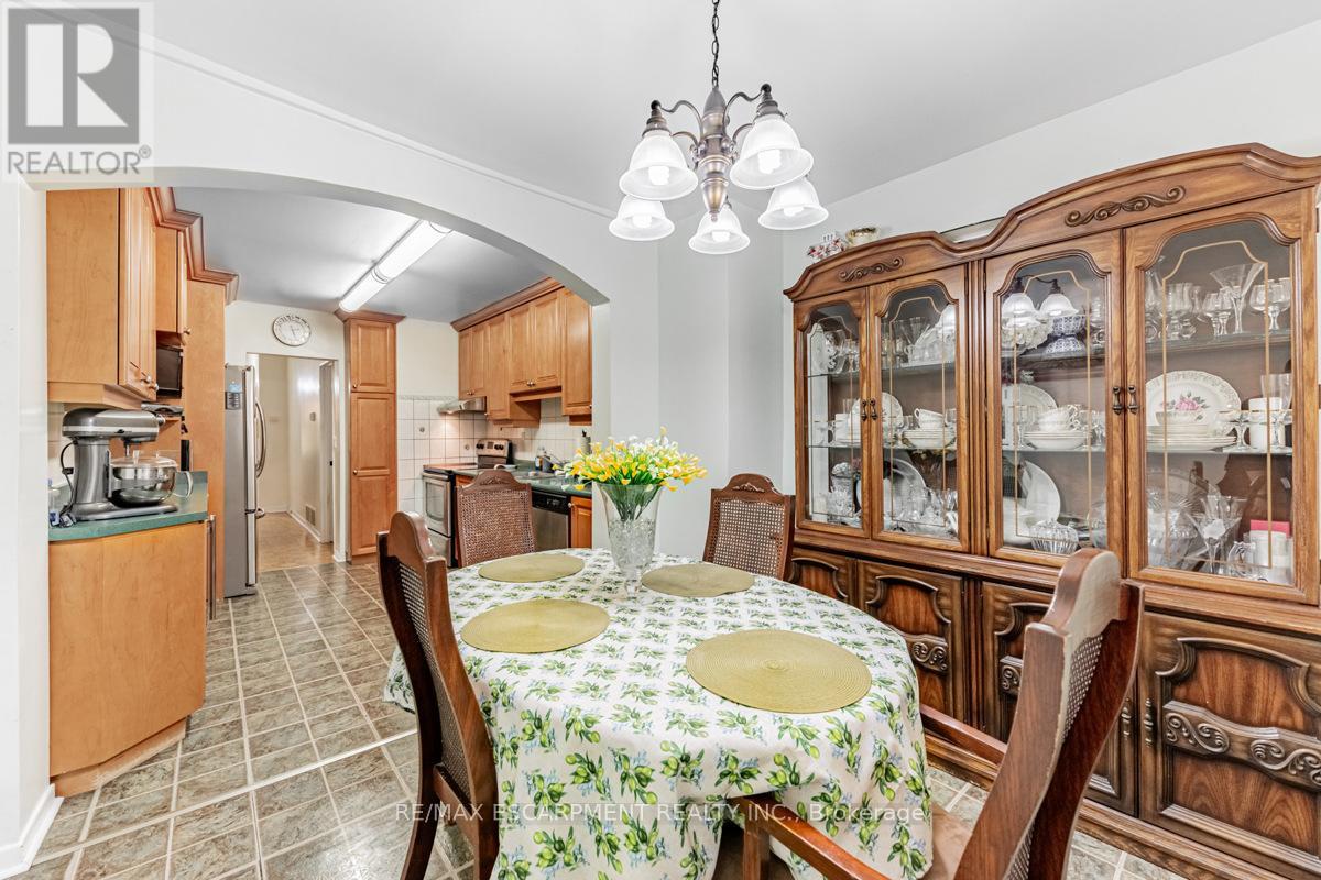 11 ALMA AVENUE - 7