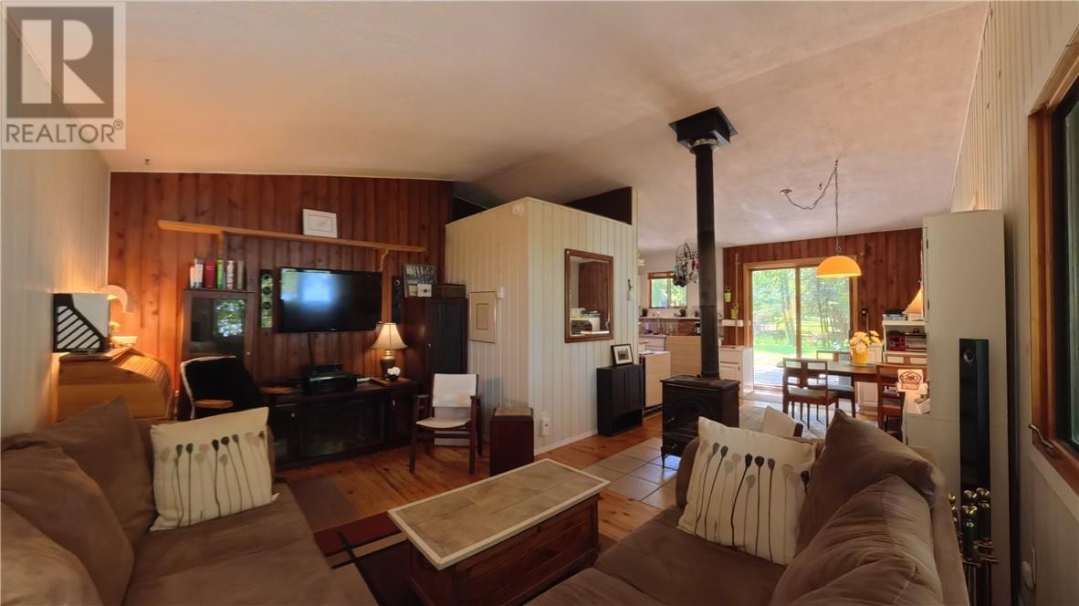 214 Tamarack Lane - 12