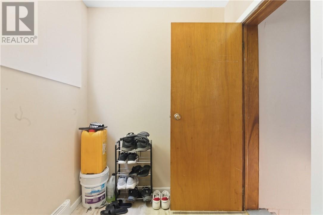 398 Bessie Avenue - 15