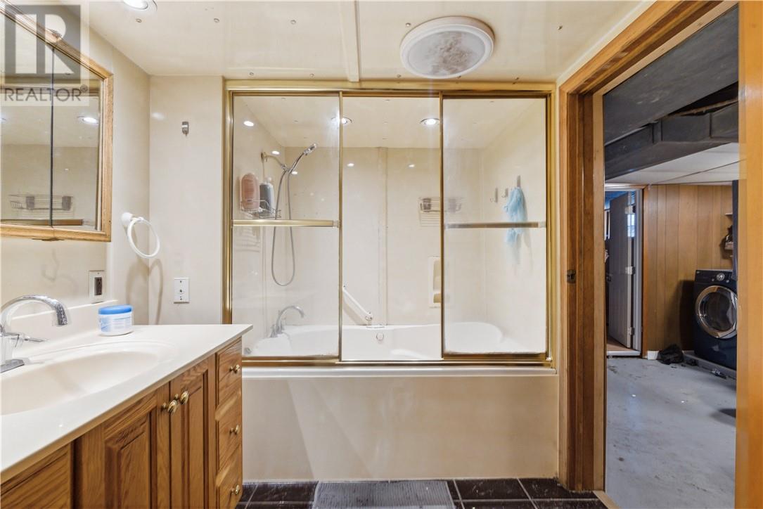 398 Bessie Avenue - 20