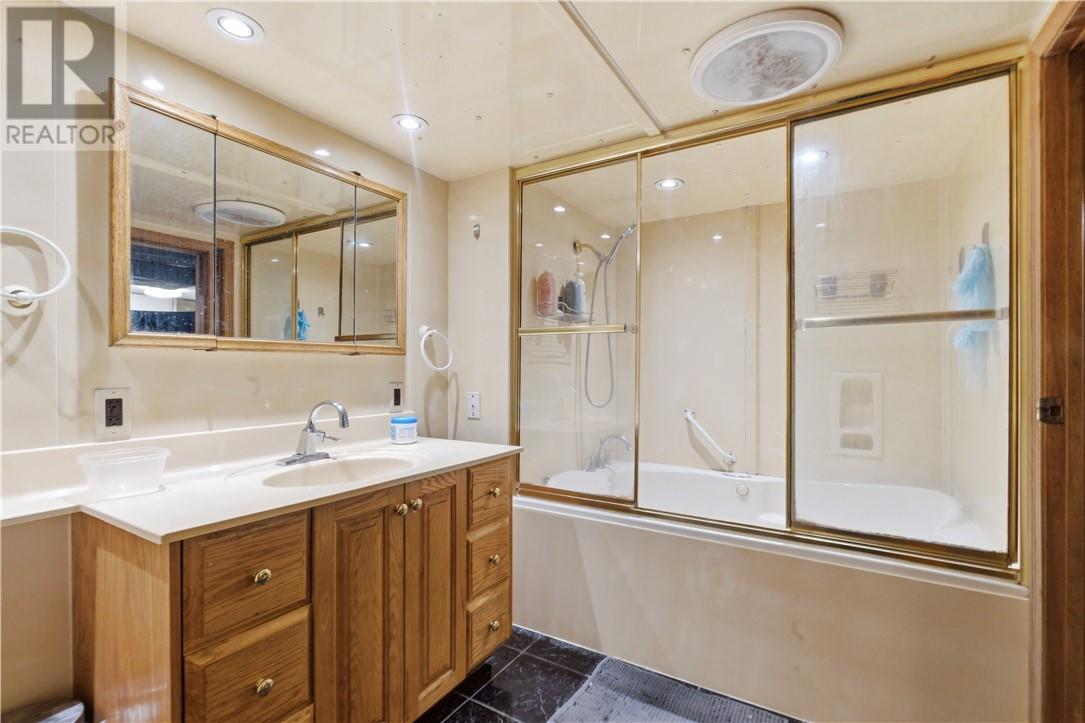 398 Bessie Avenue - 21