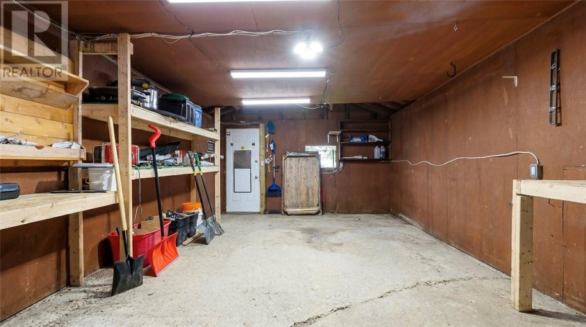 398 Bessie Avenue - 25