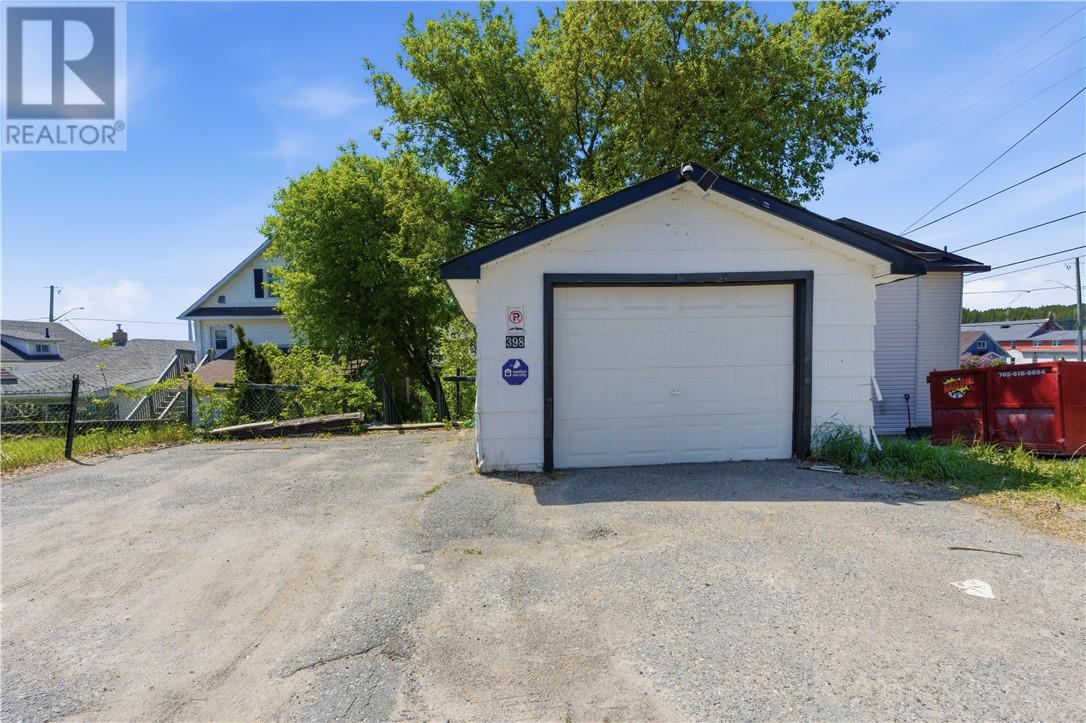 398 Bessie Avenue - 26