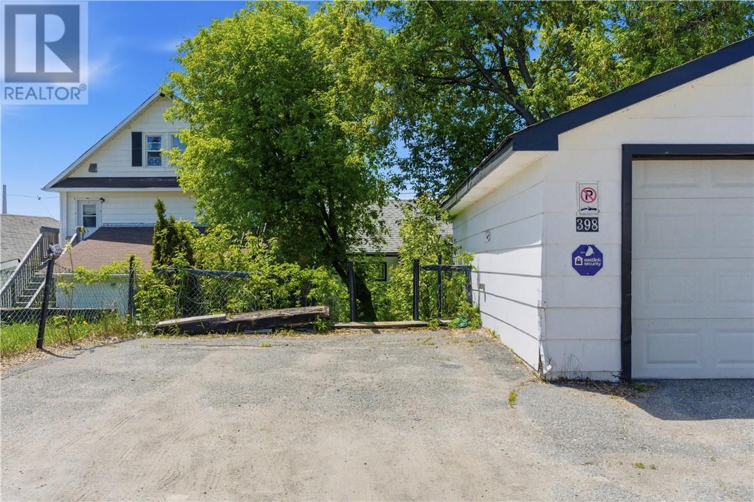 398 Bessie Avenue - 27
