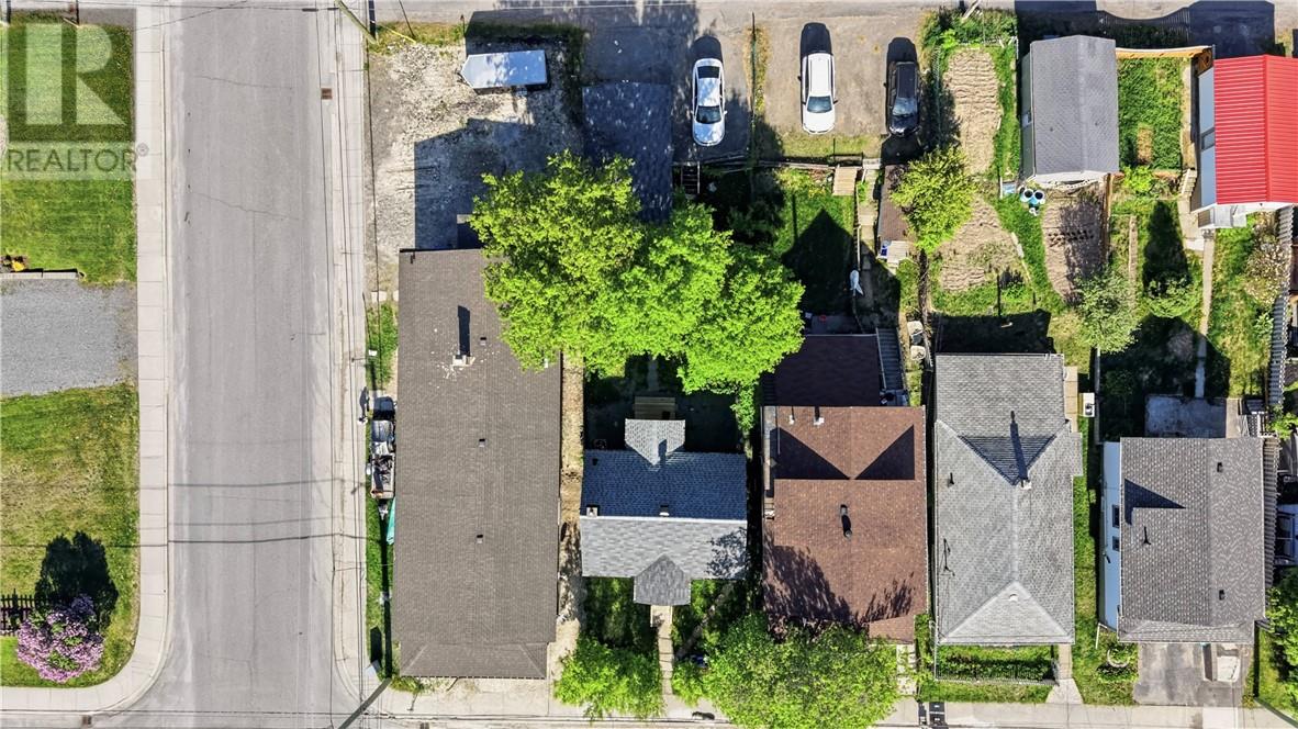 398 Bessie Avenue - 35