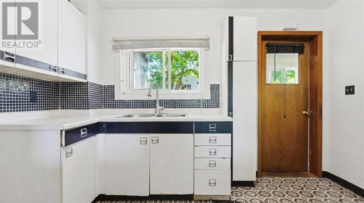 398 Bessie Avenue - 4