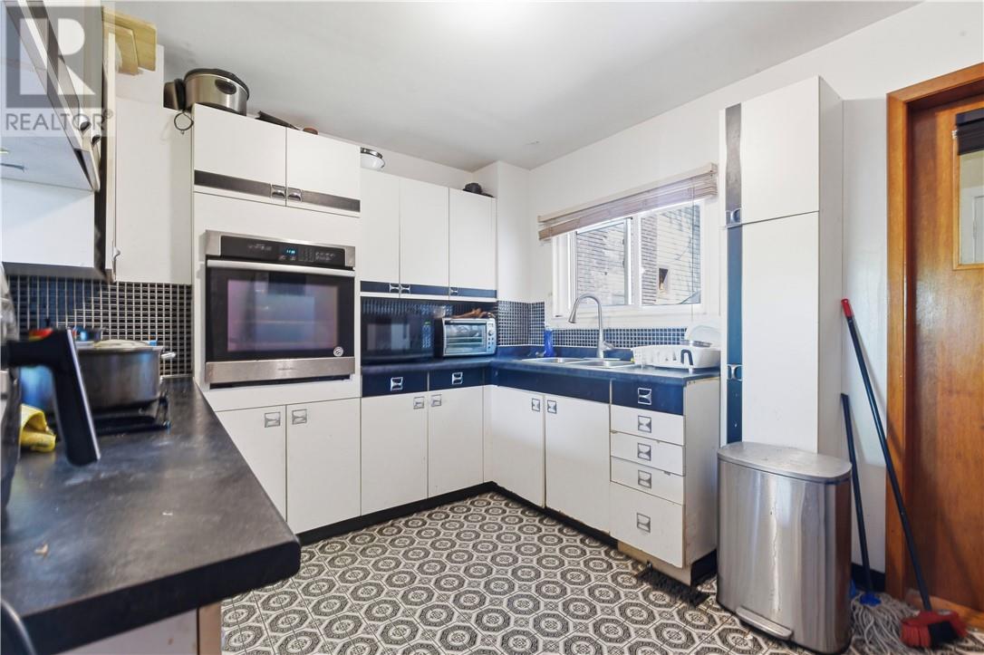 398 Bessie Avenue - 6