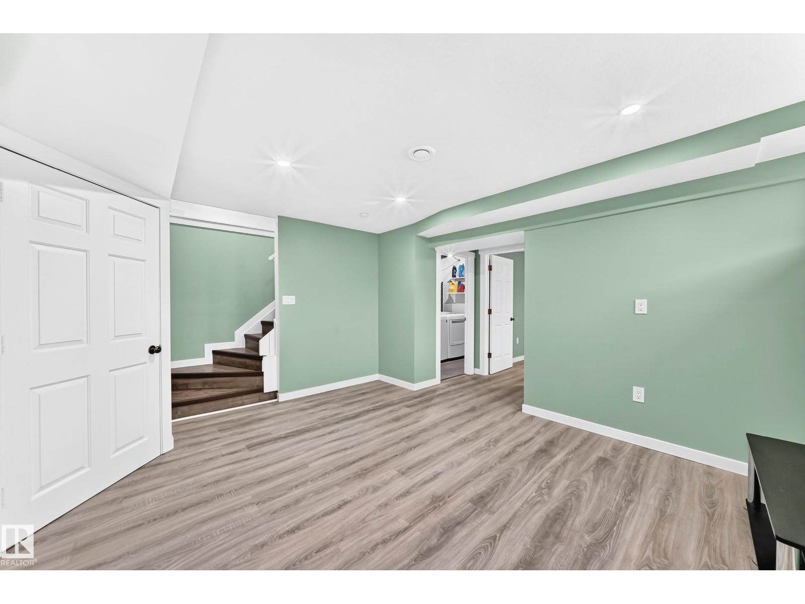 270 SUNCREST RD — photo 35