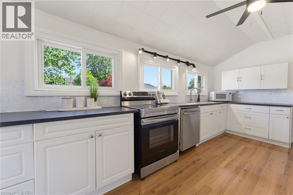 2-bedroom home for sale at 23 JOHN Street, Port Dover ON · photo 11 of 35