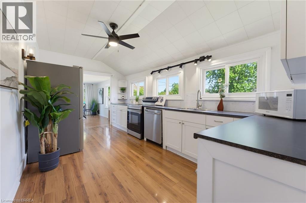 2-bedroom home for sale at 23 JOHN Street, Port Dover ON · photo 9 of 35